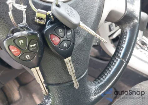 2010 Toyota Corolla S z USA, uszkodzony, nr VIN 2T1BU4EE8AC291136